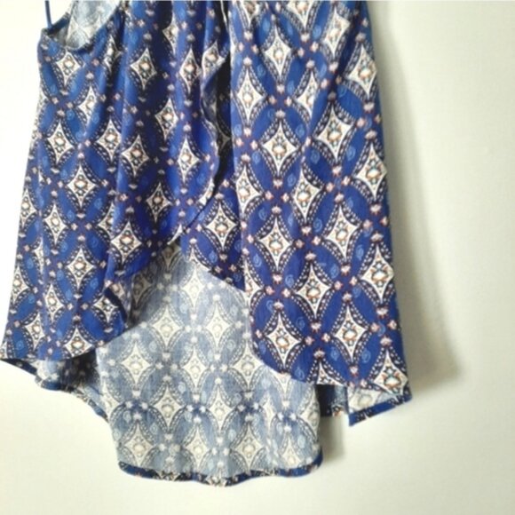 ASTR Anthropologie Split Back Scoop Neck Blue Patterned Tank Top Sz XS - Picture 9 of 12